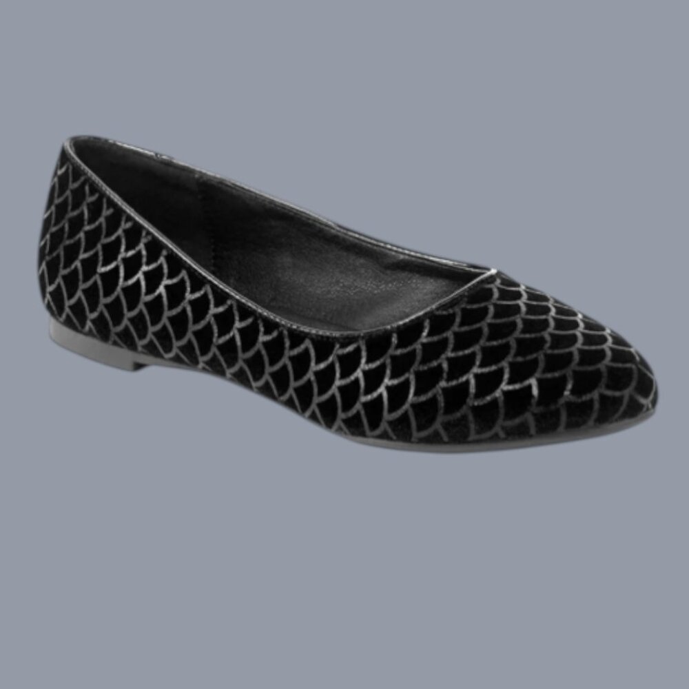 NWOT, KILLSTAR CURSULA VELVET FLATS SIZE 10